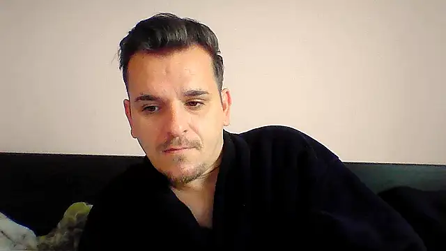 Huge cock22cm online show from December 1, 2025, 9:03 am