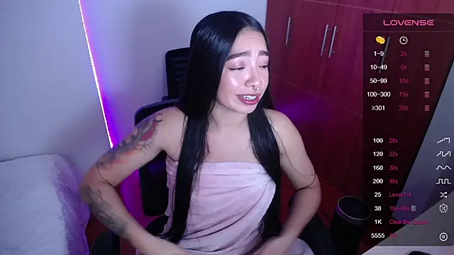 Snapshot of megan_bluee23 chatting on February 19, 2025, 3:16 pm megan bluee23 online show from February 19, 2025, 3:16 pm