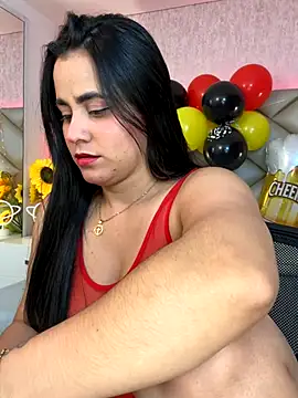 Snapshot of Brenda_Garcia chatting on October 2, 2025, 8:05 pm Brenda Garcia online show from October 2, 2025, 8:05 pm