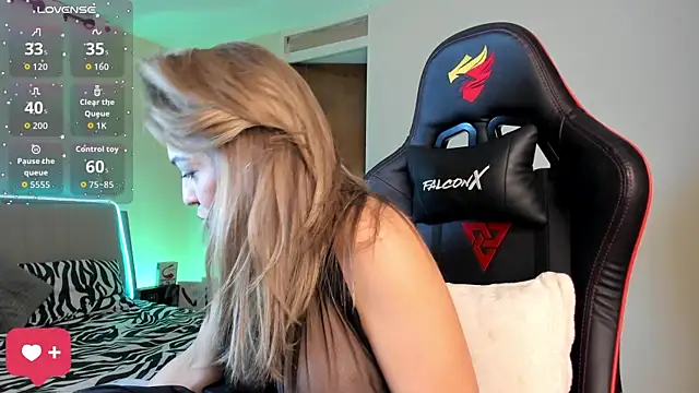 Snapshot of karimhunt chatting on October 11, 2025, 1:38 am karimhunt online show from October 11, 2025, 1:38 am