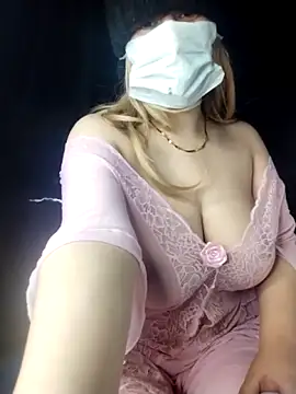 Maya-Queen1 online show from February 7, 2026, 10:35 pm