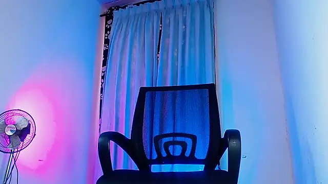 DanteSantoro online show from February 24, 2026, 9:13 pm