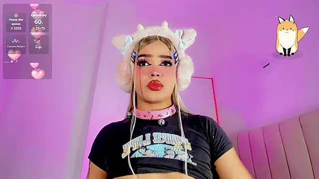 ladytslatina online show from February 22, 2026, 3:43 pm