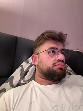 yxssxn24403 online show from October 10, 2025, 3:05 am