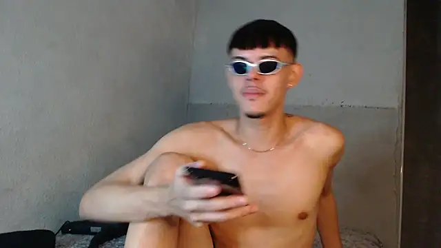 Snapshot of MicaelRian69 chatting on October 26, 2025, 2:39 am MicaelRian69 online show from October 26, 2025, 2:39 am