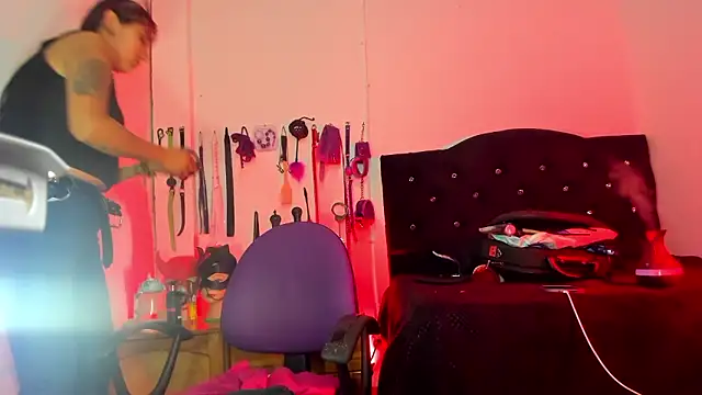 LucyStrike  online show from January 13, 2026, 1:22 am