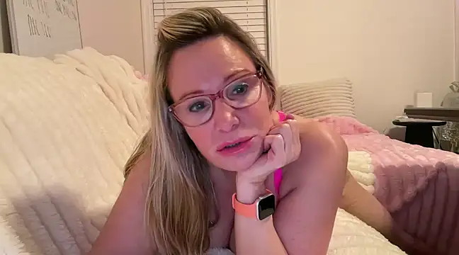 Snapshot of Milf_Goddess chatting on February 28, 2025, 4:54 am Milf Goddess online show from February 28, 2025, 4:54 am