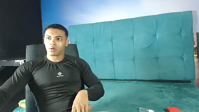 SexyBigCock01 online show from November 4, 2025, 12:59 pm