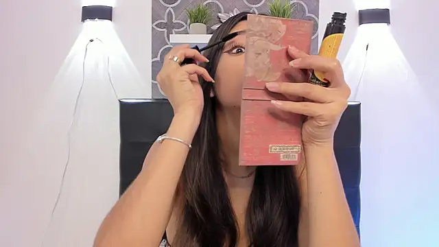 Snapshot of katybabyg chatting on October 29, 2025, 12:40 pm katybabyg online show from October 29, 2025, 12:40 pm