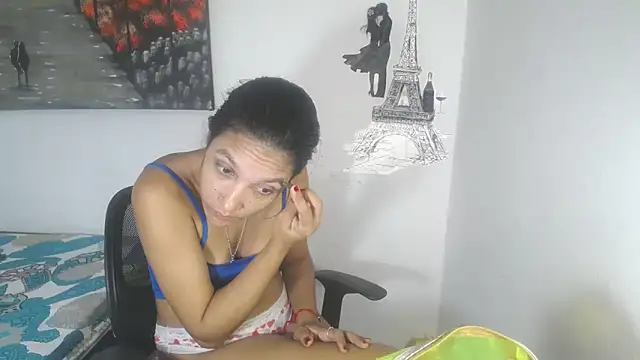 KamileLatinasexy online show from May 5, 2026, 3:25 am