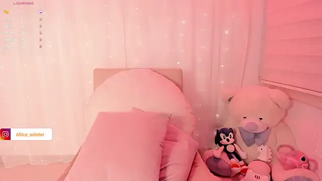 Alice winter  online show from October 6, 2025, 7:11 pm