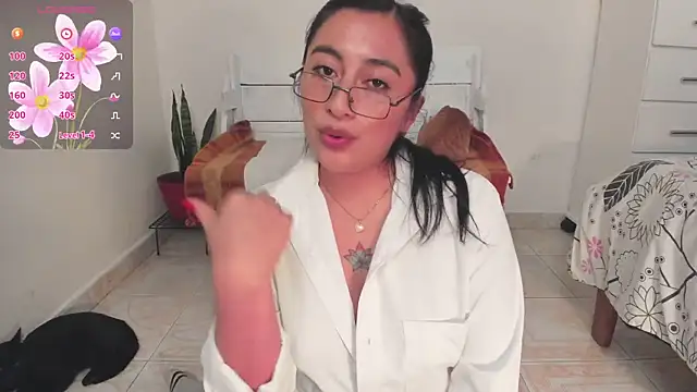 Snapshot of LisaHadwin chatting on October 13, 2025, 8:42 pm LisaHadwin online show from October 13, 2025, 8:42 pm