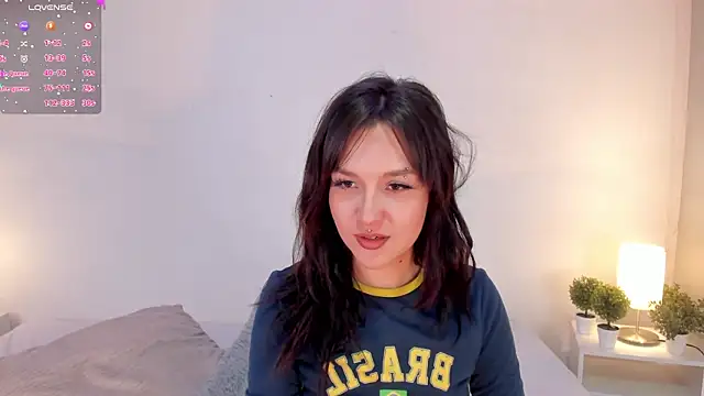 isa molly online show from February 13, 2025, 10:00 pm