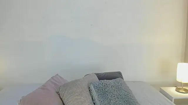 isa molly online show from March 5, 2025, 9:48 pm