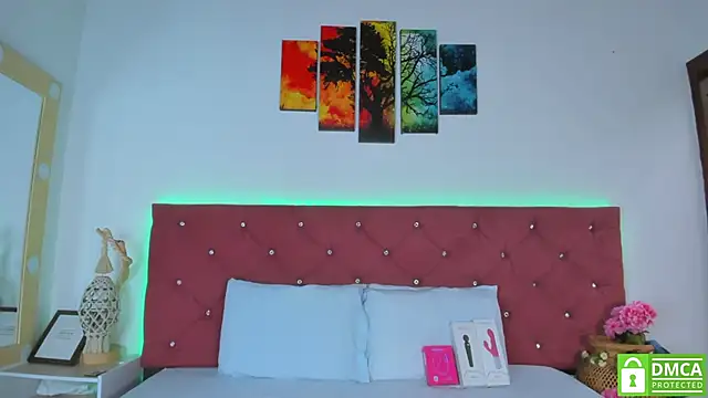 Ruth harvey  online show from September 18, 2025, 1:24 pm