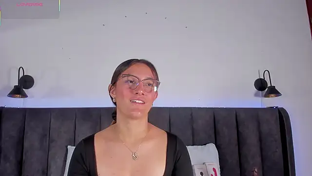 Ruth harvey  online show from October 19, 2025, 4:02 am