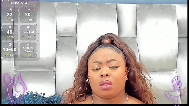 CamilaBenitez online show from September 14, 2025, 1:05 am