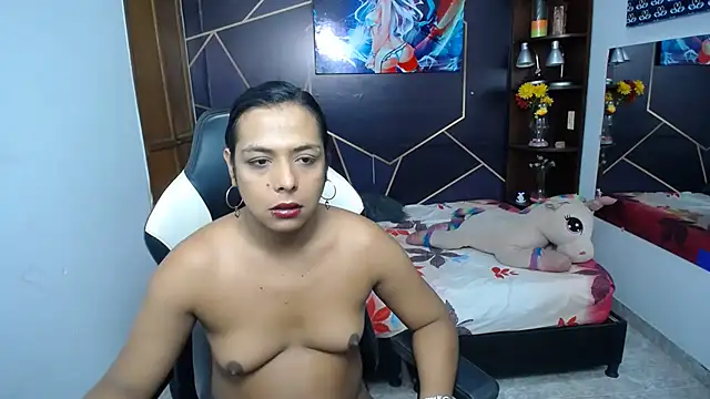 Snapshot of EmilyTsSweet chatting on October 3, 2025, 2:03 pm EmilyTsSweet online show from October 3, 2025, 2:03 pm