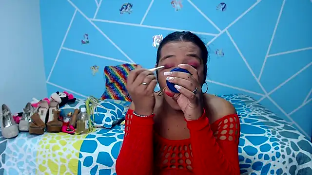 Snapshot of EmilyTsSweet chatting on October 24, 2025, 1:07 pm EmilyTsSweet online show from October 24, 2025, 1:07 pm