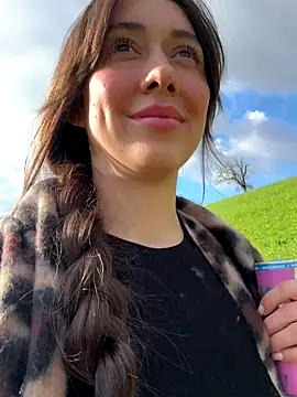 Snapshot of emiliasommer chatting on October 16, 2025, 2:18 pm emiliasommer online show from October 16, 2025, 2:18 pm