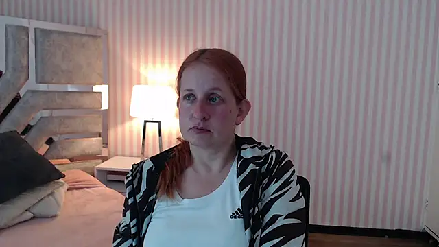 ViioletaMora online show from January 12, 2025, 9:08 pm