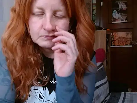 ViioletaMora online show from May 5, 2026, 9:34 pm