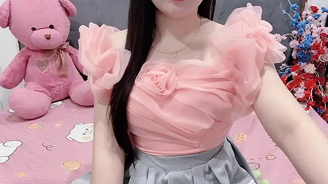 Funikio online show from May 3, 2026, 2:17 am