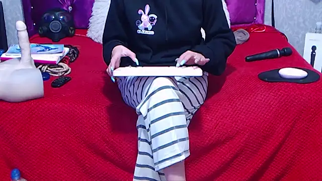 Snapshot of AyshaScott chatting on September 20, 2025, 1:23 pm AyshaScott online show from September 20, 2025, 1:23 pm