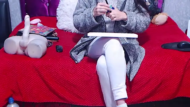 Snapshot of AyshaScott chatting on October 7, 2025, 12:02 pm AyshaScott online show from October 7, 2025, 12:02 pm