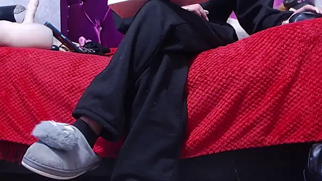 Snapshot of AyshaScott chatting on October 25, 2025, 12:45 pm AyshaScott online show from October 25, 2025, 12:45 pm