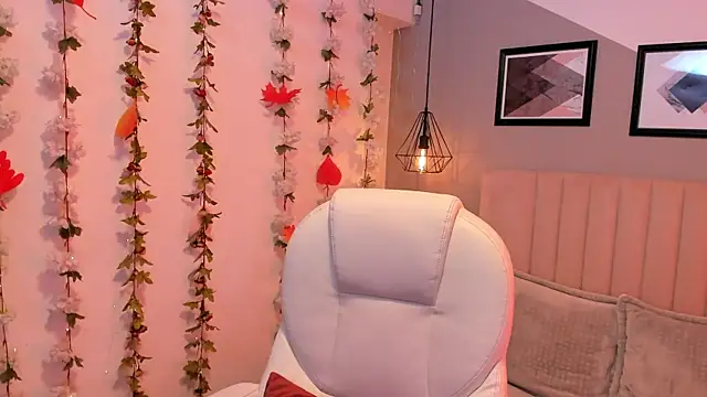 anny paris online show from December 16, 2024, 4:23 am