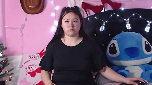 NikkiRous  online show from December 10, 2024, 12:49 pm