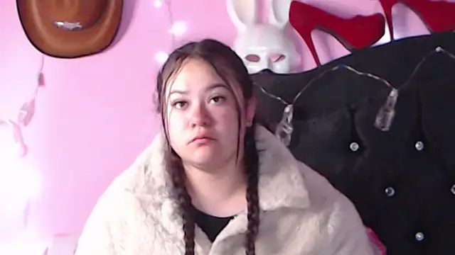 NikkiRous  online show from December 19, 2024, 1:29 pm