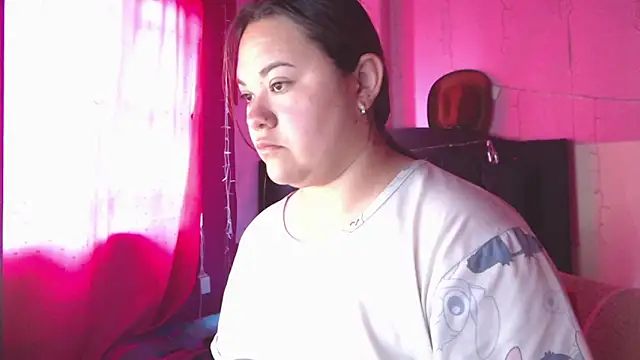 NikkiRous  online show from May 2, 2026, 1:38 pm