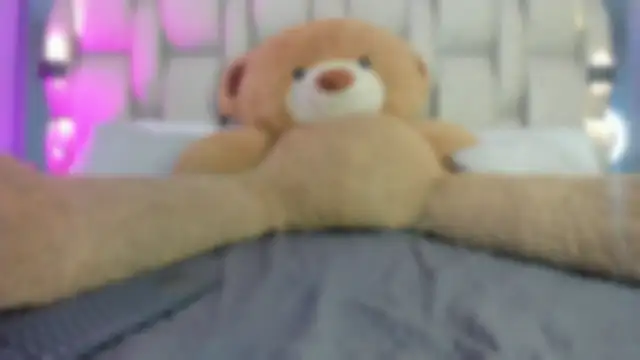 Snapshot of _LauraTaylor_ chatting on October 21, 2025, 7:47 pm  LauraTaylor  online show from October 21, 2025, 7:47 pm