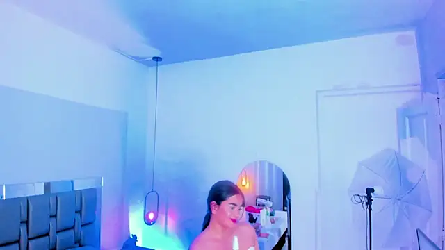 Snapshot of Emily_Gil1 chatting on February 21, 2025, 1:22 pm Emily Gil1 online show from February 21, 2025, 1:22 pm