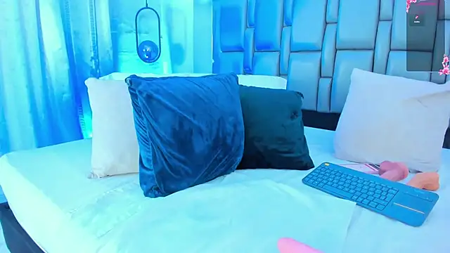 Snapshot of Emily_Gil1 chatting on September 26, 2025, 1:48 pm Emily Gil1 online show from September 26, 2025, 1:48 pm