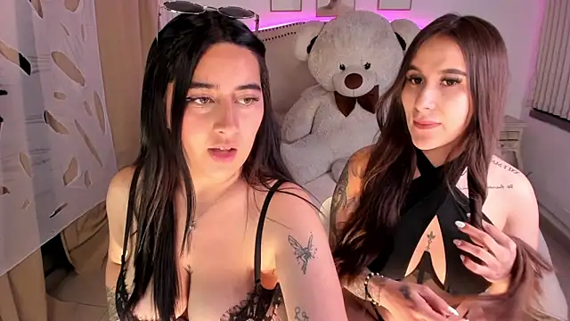 cami cruzz online show from October 22, 2025, 10:42 pm