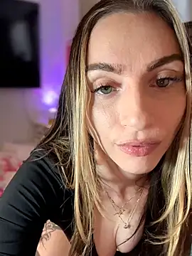 BrattyBae xo online show from April 30, 2026, 4:02 pm