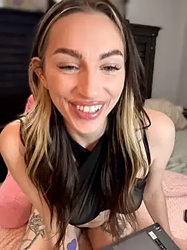 BrattyBae xo online show from May 19, 2026, 4:46 pm