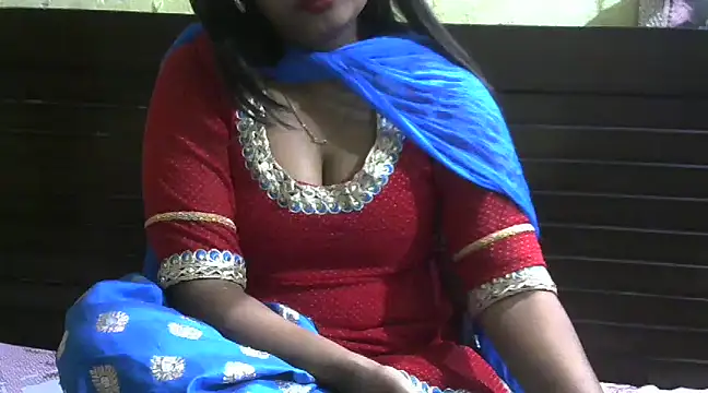 Snapshot of Im_Cute chatting on February 14, 2025, 6:29 pm Im Cute online show from February 14, 2025, 6:29 pm