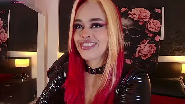 EvaaFoxxy1 online show from August 1, 2026, 12:15 pm