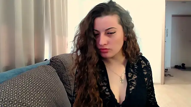 Helen Adams  online show from April 27, 2026, 6:33 am