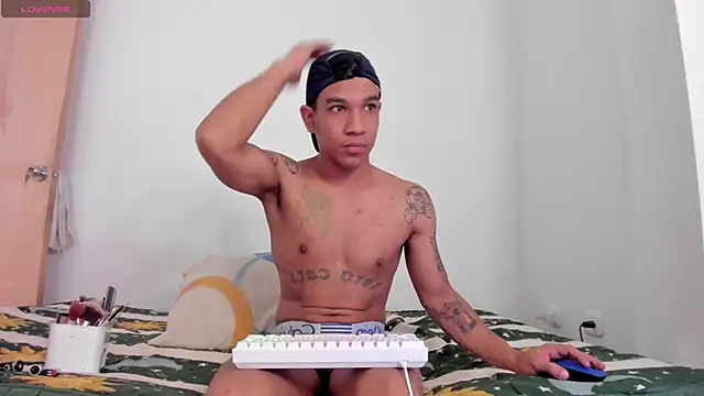 its me miley online show from November 2, 2025, 1:13 pm