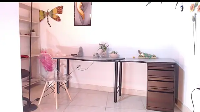 misspandora  online show from October 21, 2025, 12:39 pm