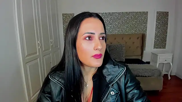 KimWessel  online show from October 3, 2025, 7:55 pm