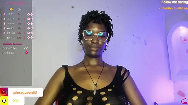 Snapshot of Tahira_21_ chatting on January 14, 2025, 6:49 pm Tahira 21  online show from January 14, 2025, 6:49 pm