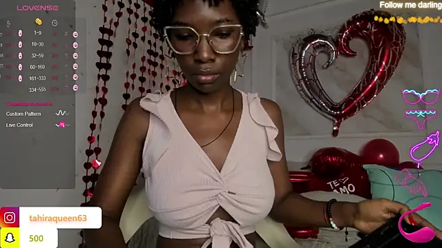 Snapshot of Tahira_21_ chatting on February 8, 2025, 7:38 pm Tahira 21  online show from February 8, 2025, 7:38 pm