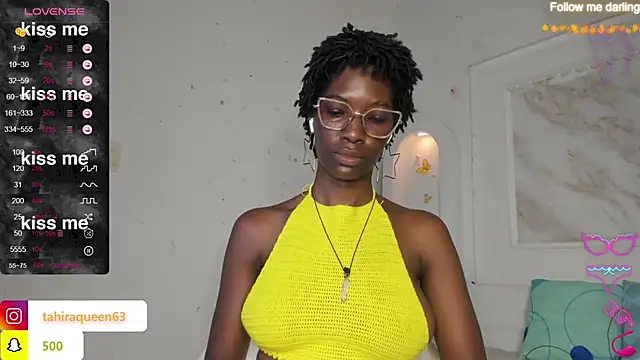 Snapshot of Tahira_21_ chatting on March 12, 2025, 11:12 pm Tahira 21  online show from March 12, 2025, 11:12 pm