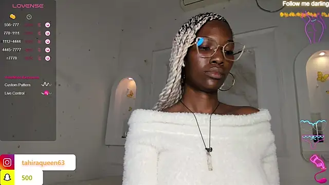 Snapshot of Tahira_21_ chatting on March 17, 2025, 10:38 pm Tahira 21  online show from March 17, 2025, 10:38 pm